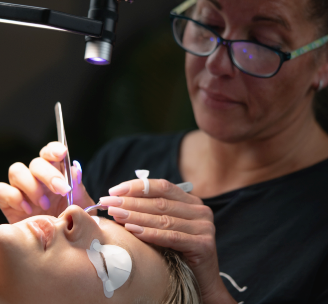 Flash-Cure-UV-Know-How-Lash-Extensions-Mobile